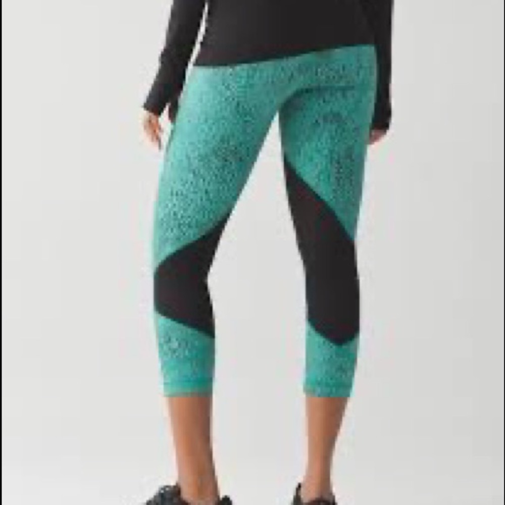 Lululemon Pace Rival Crop In Power Luxtreme Spray Jacquard Bali Breeze, …